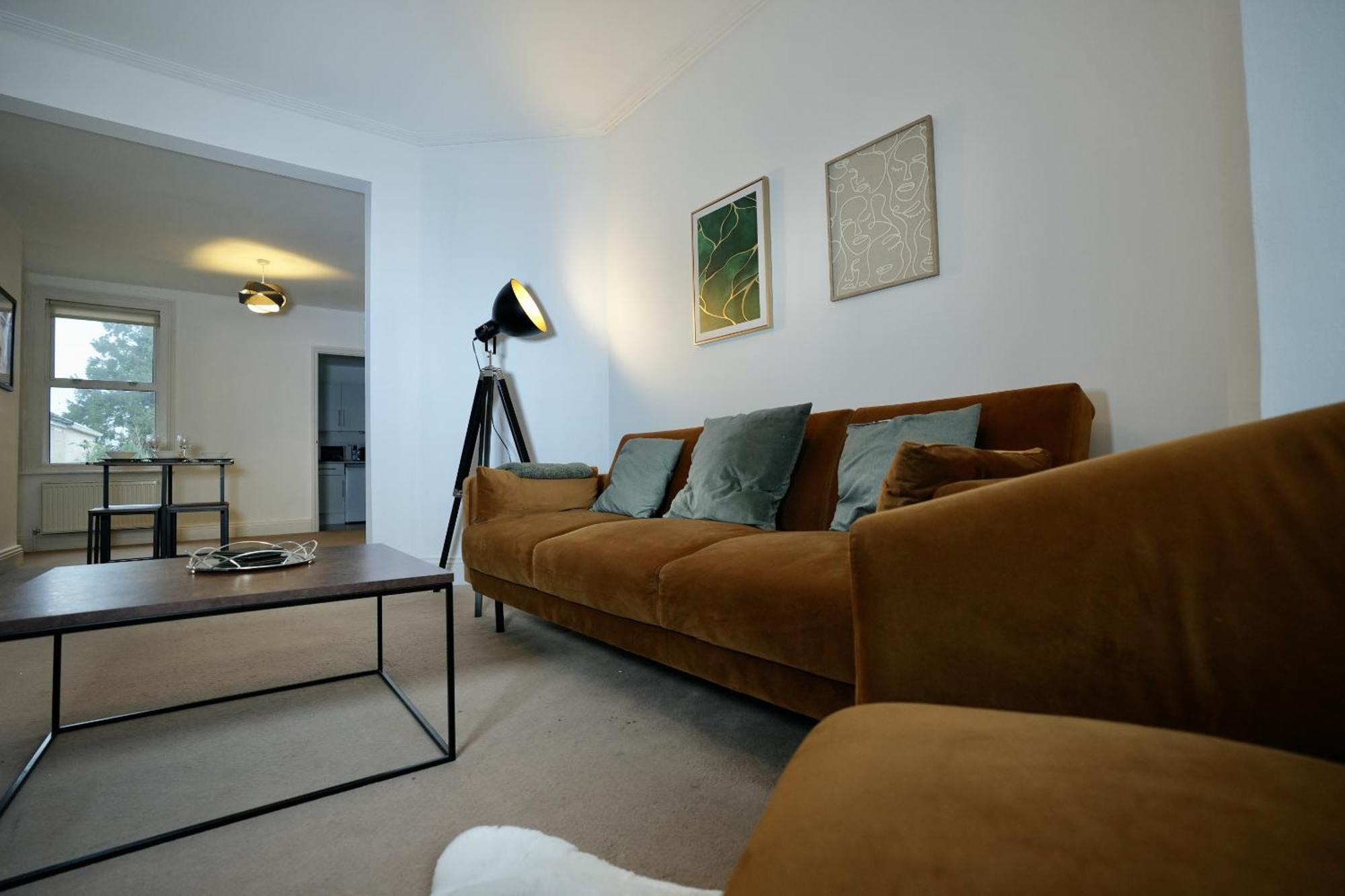 Spacious Two-Bedrooms House, Private Parking, Contractors, Relocators Оксфорд Экстерьер фото