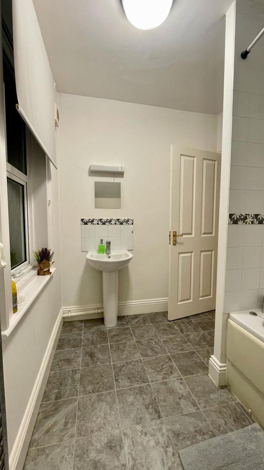 Spacious Two-Bedrooms House, Private Parking, Contractors, Relocators Оксфорд Экстерьер фото